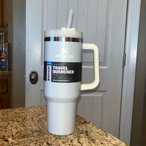 BNWT Stanley Brand Adventure Quencher Travel Tumbler 40oz in the color Granite
